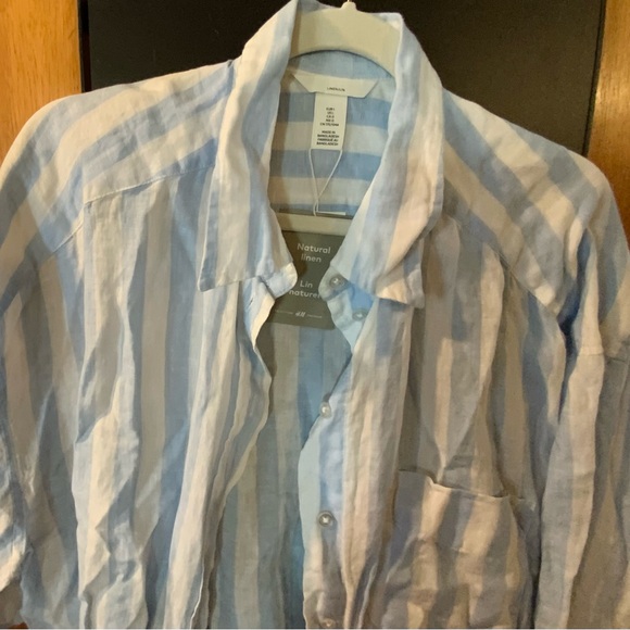 H&M Tops - 🌸🌸 H&M Blue and White Striped Blouse